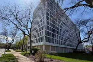 601 E 32nd St, Chicago, IL 60616 - Photo 3