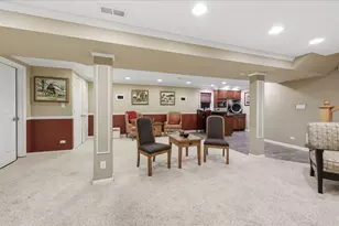 9 Dartford Ln, Schaumburg, IL 60194 - Photo 19