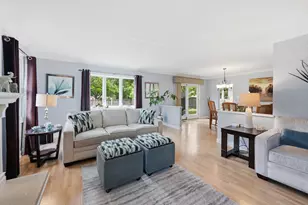 9 Dartford Ln, Schaumburg, IL 60194 - Photo 11