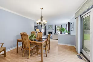 9 Dartford Ln, Schaumburg, IL 60194 - Photo 15