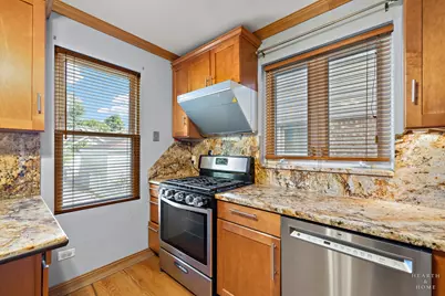 6051 N Marmora Avenue, Chicago, IL 60646 - Photo 13