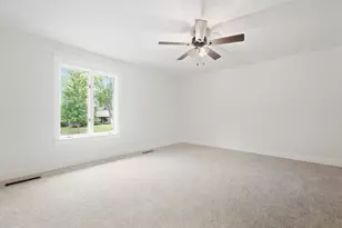 46 Guildford Dr, Bourbonnais, IL 60914 - Photo 15
