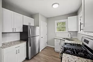 311 Locust St, Elgin, IL 60123 - Photo 7