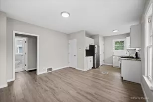 311 Locust St, Elgin, IL 60123 - Photo 11