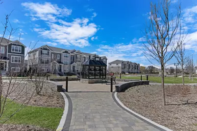 2042 Yellowstone Boulevard, Mundelein, IL 60060 - Photo 25