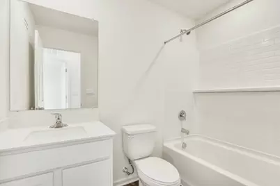 2042 Yellowstone Boulevard, Mundelein, IL 60060 - Photo 17