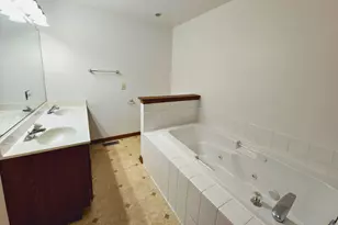 [Address not provided], Elgin, IL 60120 - Photo 17