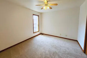 [Address not provided], Elgin, IL 60120 - Photo 19