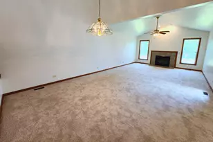 [Address not provided], Elgin, IL 60120 - Photo 5