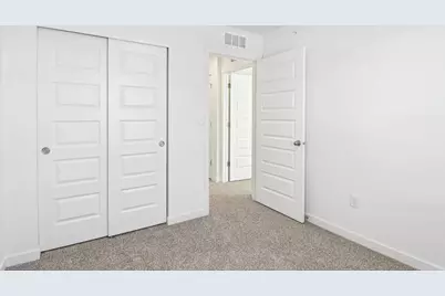 2044 Yellowstone Boulevard, Mundelein, IL 60060 - Photo 21
