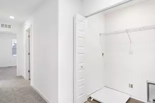 2044 Yellowstone Blvd, Mundelein, IL 60060 - Photo 17