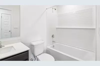 2044 Yellowstone Boulevard, Mundelein, IL 60060 - Photo 19
