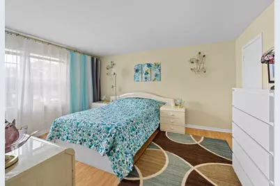 80 Maplewood Drive, Vernon Hills, IL 60061 - Photo 9