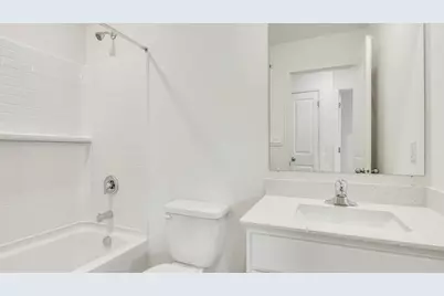 2046 Yellowstone Boulevard, Mundelein, IL 60060 - Photo 15