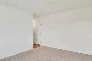 2046 Yellowstone Blvd, Mundelein, IL 60060 - Photo 21