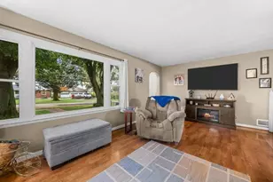 110 N Maple Ave, Polo, IL 61064 - Photo 5