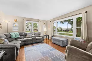 110 N Maple Ave, Polo, IL 61064 - Photo 3