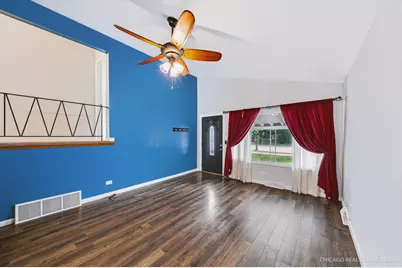 314 E Vermont Street, Villa Park, IL 60181 - Photo 5