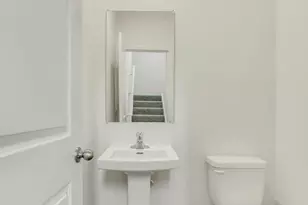 2036 Yellowstone Blvd, Mundelein, IL 60060 - Photo 9
