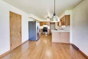 909 Worcester Ave, Westchester, IL 60154 - Photo 11