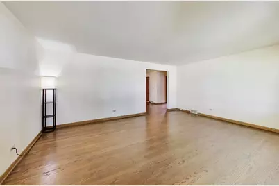 909 Worcester Avenue, Westchester, IL 60154 - Photo 7
