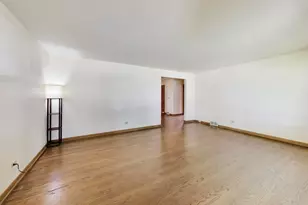 909 Worcester Ave, Westchester, IL 60154 - Photo 7