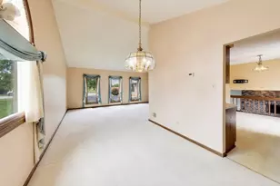 19255 Bernadine St, Lansing, IL 60438 - Photo 9
