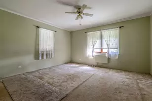 2006 Old Peterson Rd, Libertyville, IL 60048 - Photo 9