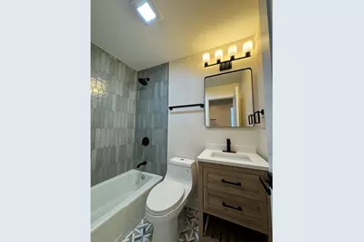 444 N State Street #3E, Chicago, IL 60654 - Photo 11