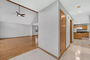 1285 Drawbridge Ln, Lemont, IL 60439 - Photo 3
