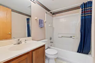 402 Gloria Ln, Oswego, IL 60543 - Photo 25