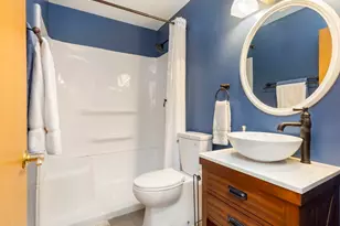 402 Gloria Ln, Oswego, IL 60543 - Photo 15