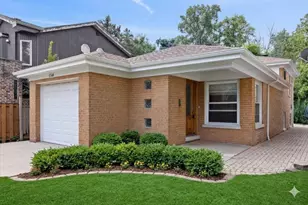 5768 N Lacey Ave, Chicago, IL 60646 - Photo 1
