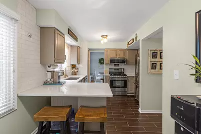 1525 Candlewood Drive, Crystal Lake, IL 60014 - Photo 9