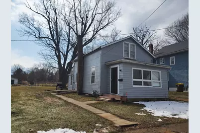 219 W John Street, Freeport, IL 61032 - Photo 1