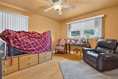 9915 S Kenton Avenue, Oak Lawn, IL 60453 - Photo 17