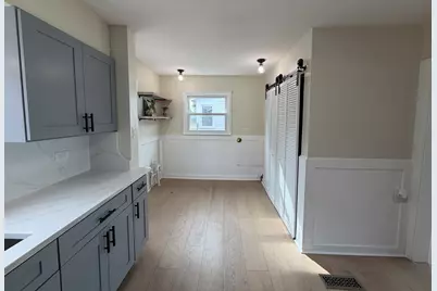 6449 W 84th Street, Burbank, IL 60459 - Photo 9