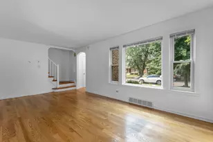 8721 S Merrill Ave, Chicago, IL 60617 - Photo 7