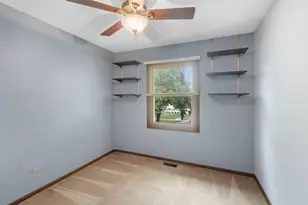 1965 Crescent Ln, Hoffman Estates, IL 60169 - Photo 15