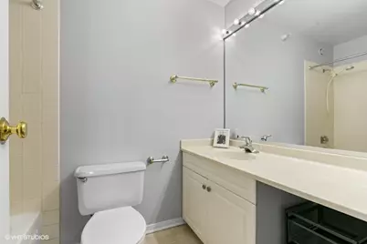 70 W Huron Street #1002, Chicago, IL 60654 - Photo 9
