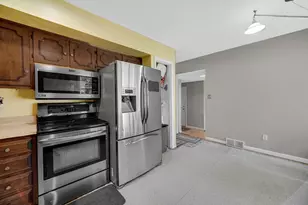 418 Earl Ave, Joliet, IL 60436 - Photo 7