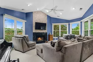 71 Willow Pkwy, Buffalo Grove, IL 60089 - Photo 3