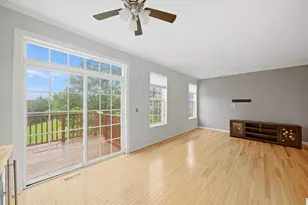 512 N Fox Trl, Round Lake, IL 60073 - Photo 11