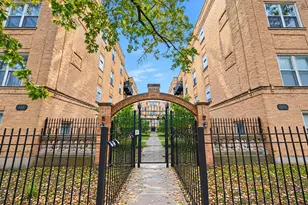 1641 W Farwell Ave, Chicago, IL 60626 - Photo 1
