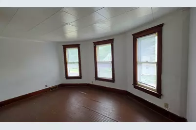 1002 Oak Avenue S, Freeport, IL 61032 - Photo 5