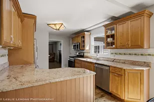 6020 Tyler Dr, Woodridge, IL 60517 - Photo 7