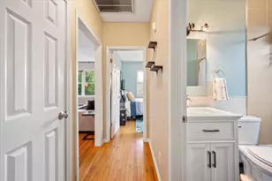 2458 W Grace St, Chicago, IL 60618 - Photo 13