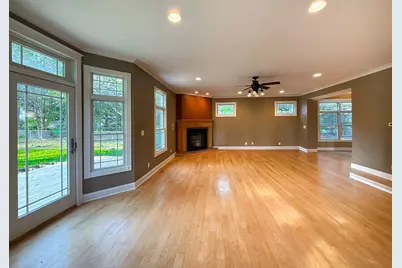 617 Edward Street, Sycamore, IL 60178 - Photo 5