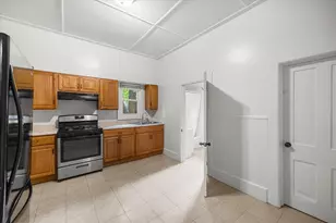311 Orange St, Elgin, IL 60123 - Photo 13