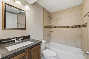 7733 N Marshfield Ave, Chicago, IL 60626 - Photo 15